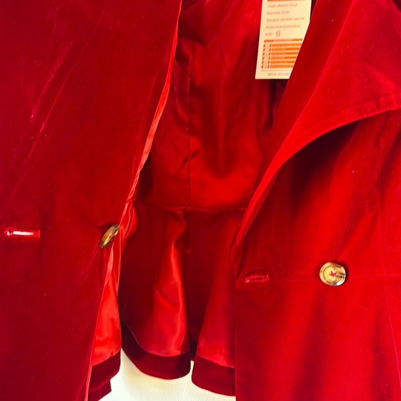 Women’s Burgundy Velvet Blazer Jacket Size Small 2 Buttoned Closure Holiday Wear - Picture 6 of 7